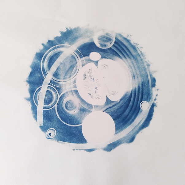 Atom 2, 2026, Cyanotypie, 100 x 100 cm